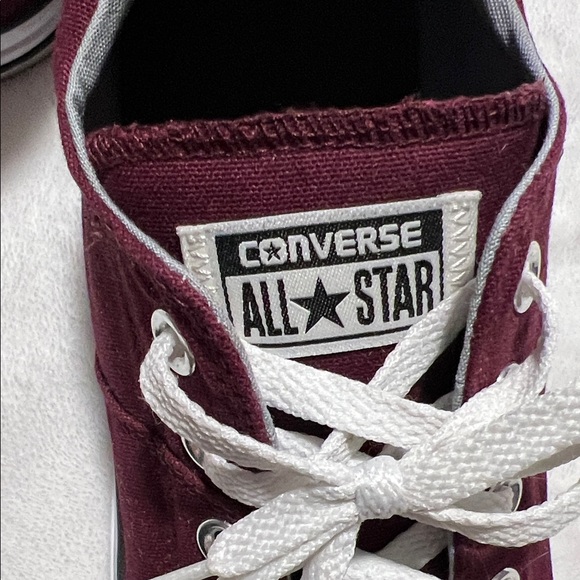 Converse Burgundy - Picture 4 of 7